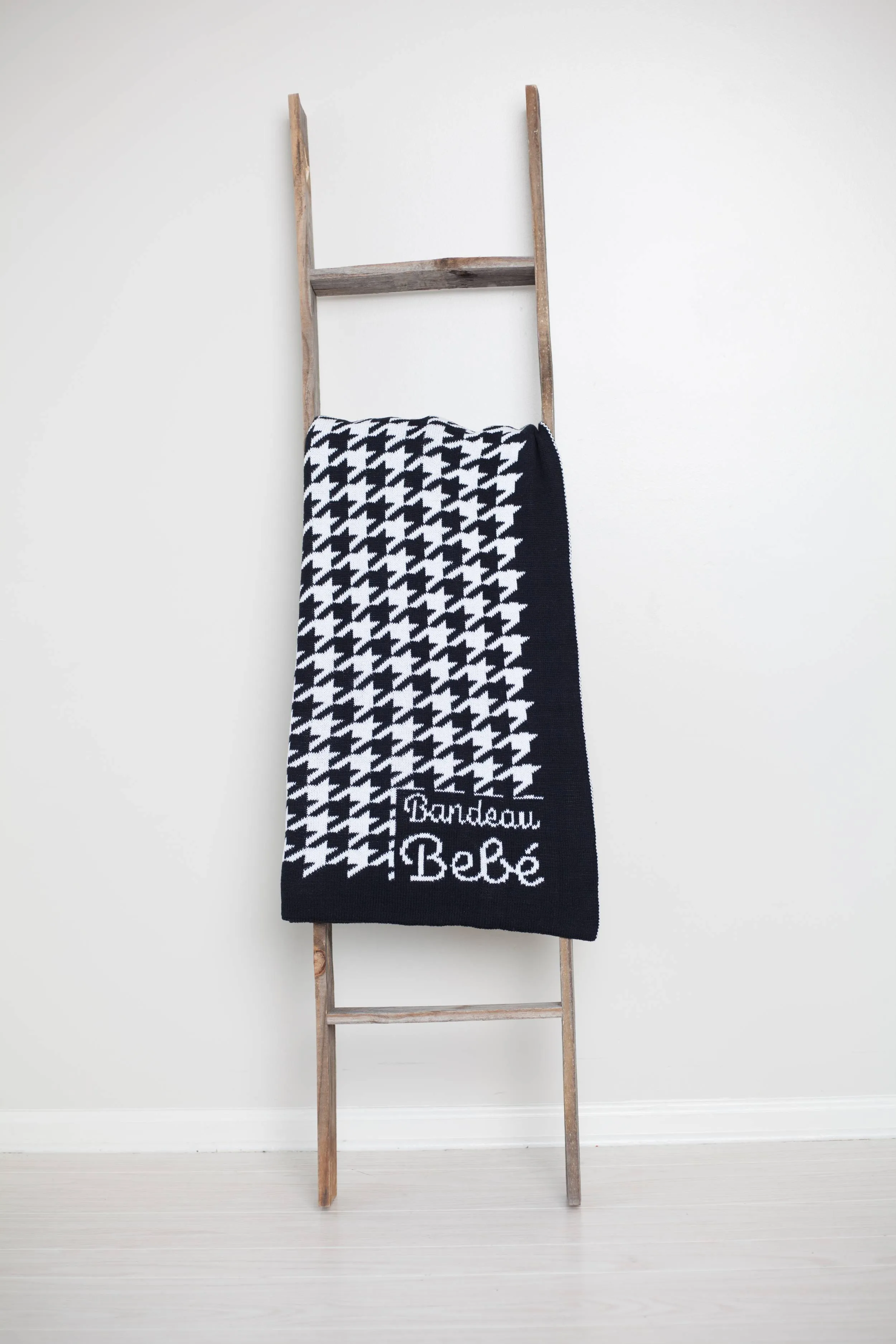 Bandeau Bebe Houndstooth Chunky Knit Baby Blanket