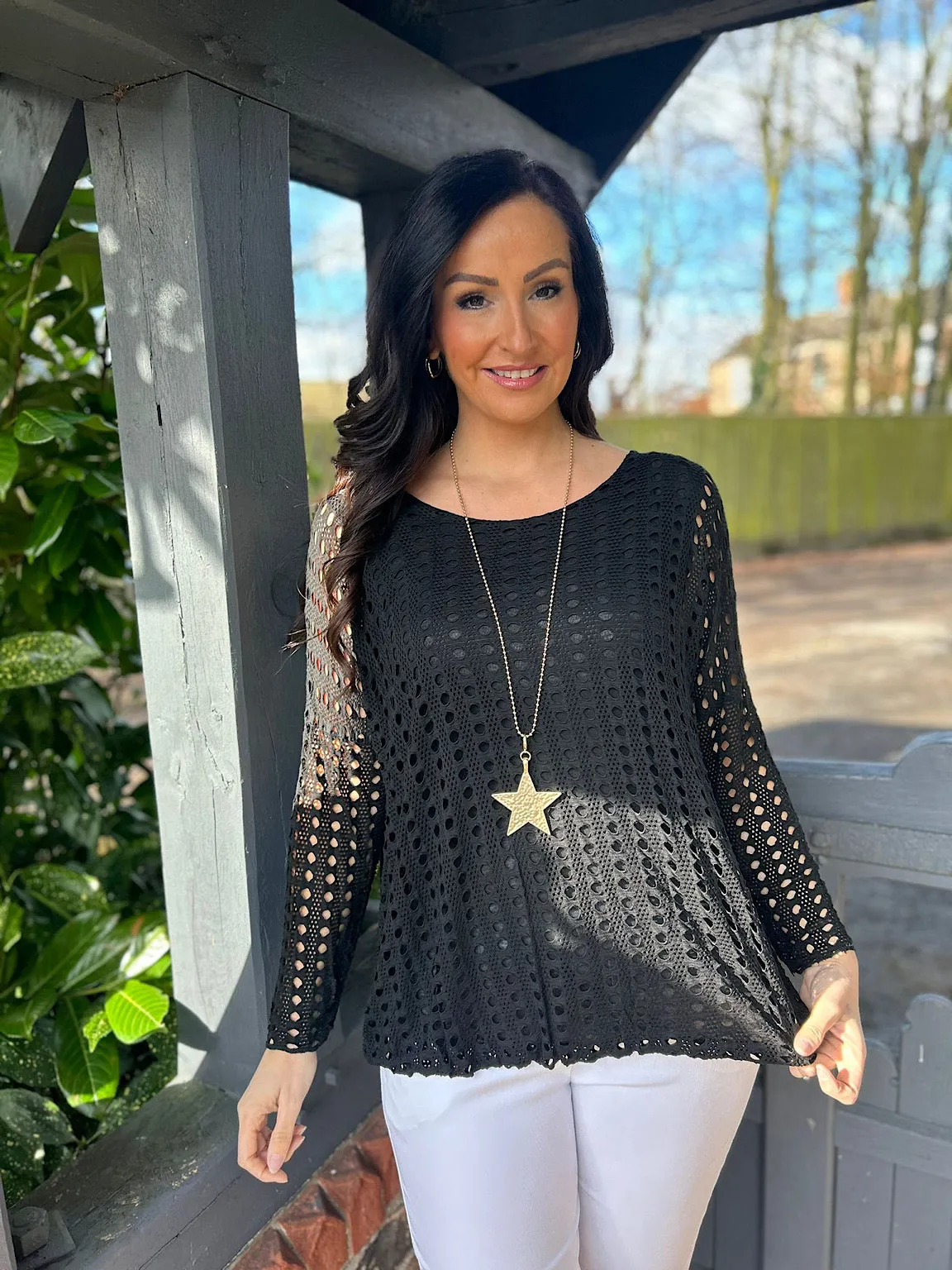 Black Lightweight Multi Holes Top Finn