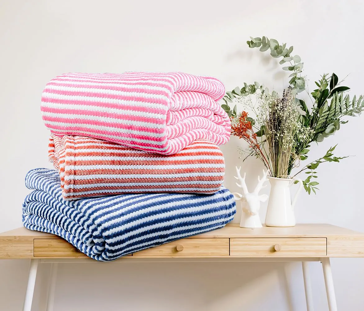 BSB HOME® Premium Plush Single Blanket | 300 GSM Lightweight Cozy Ultrasoft for Bed, Sofa, Travel & Camping| 228x152 cm |Pink & White