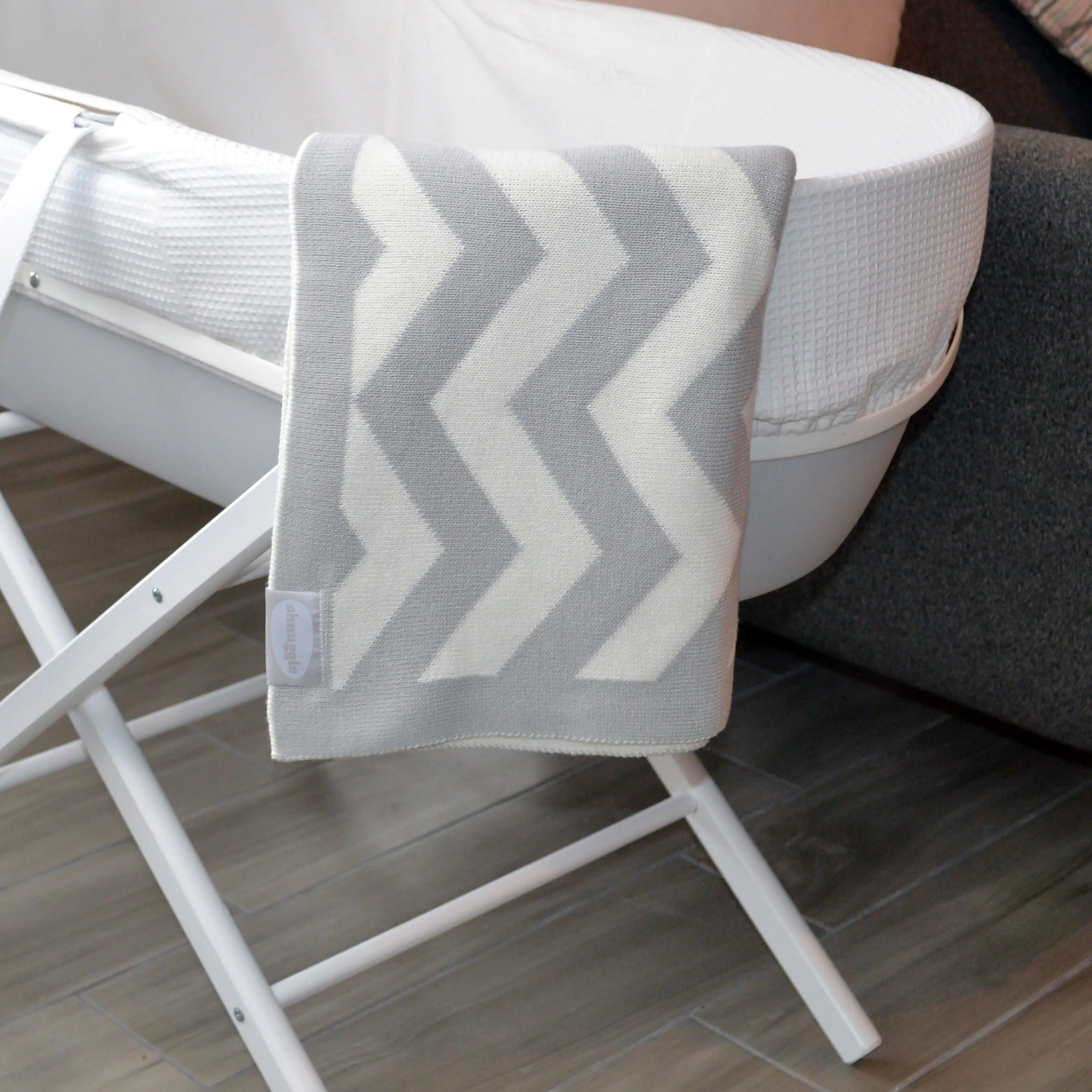Shnuggle Knitted Cotton Blanket 70 X 90 Chevron Grey